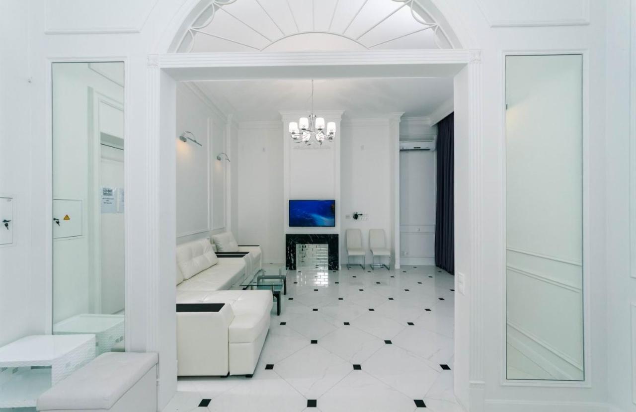 Luxury Beatiful Apartment On Pyshkinska Street Київ Екстер'єр фото