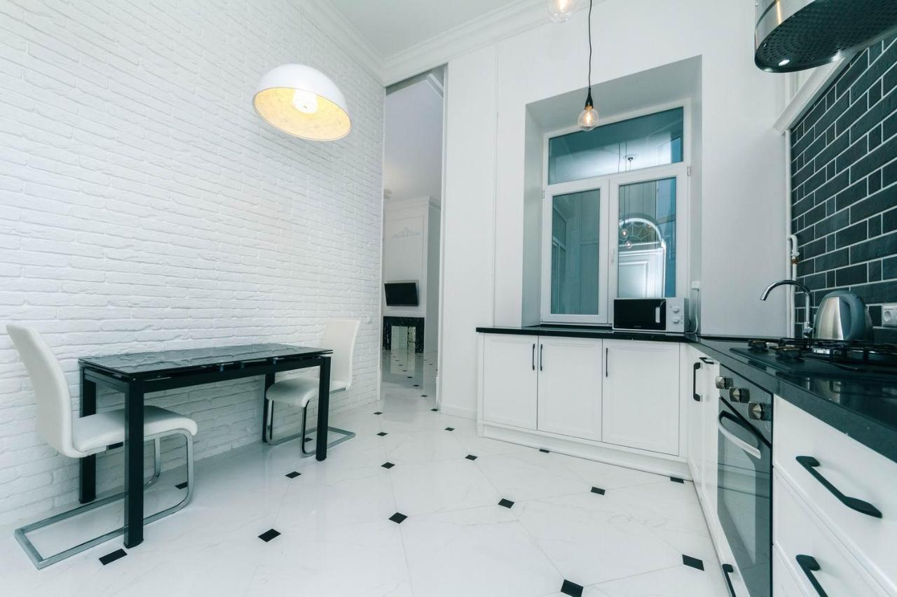 Luxury Beatiful Apartment On Pyshkinska Street Київ Екстер'єр фото
