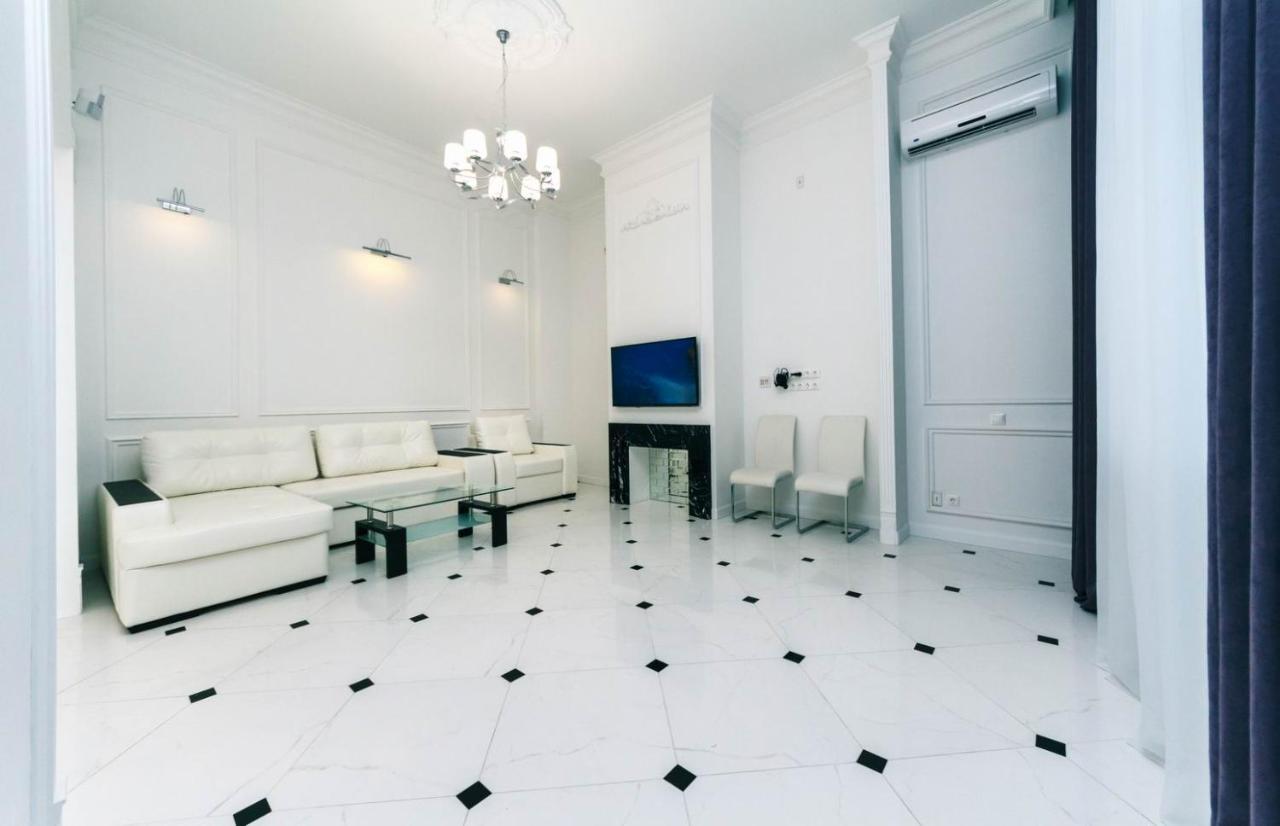 Luxury Beatiful Apartment On Pyshkinska Street Київ Екстер'єр фото